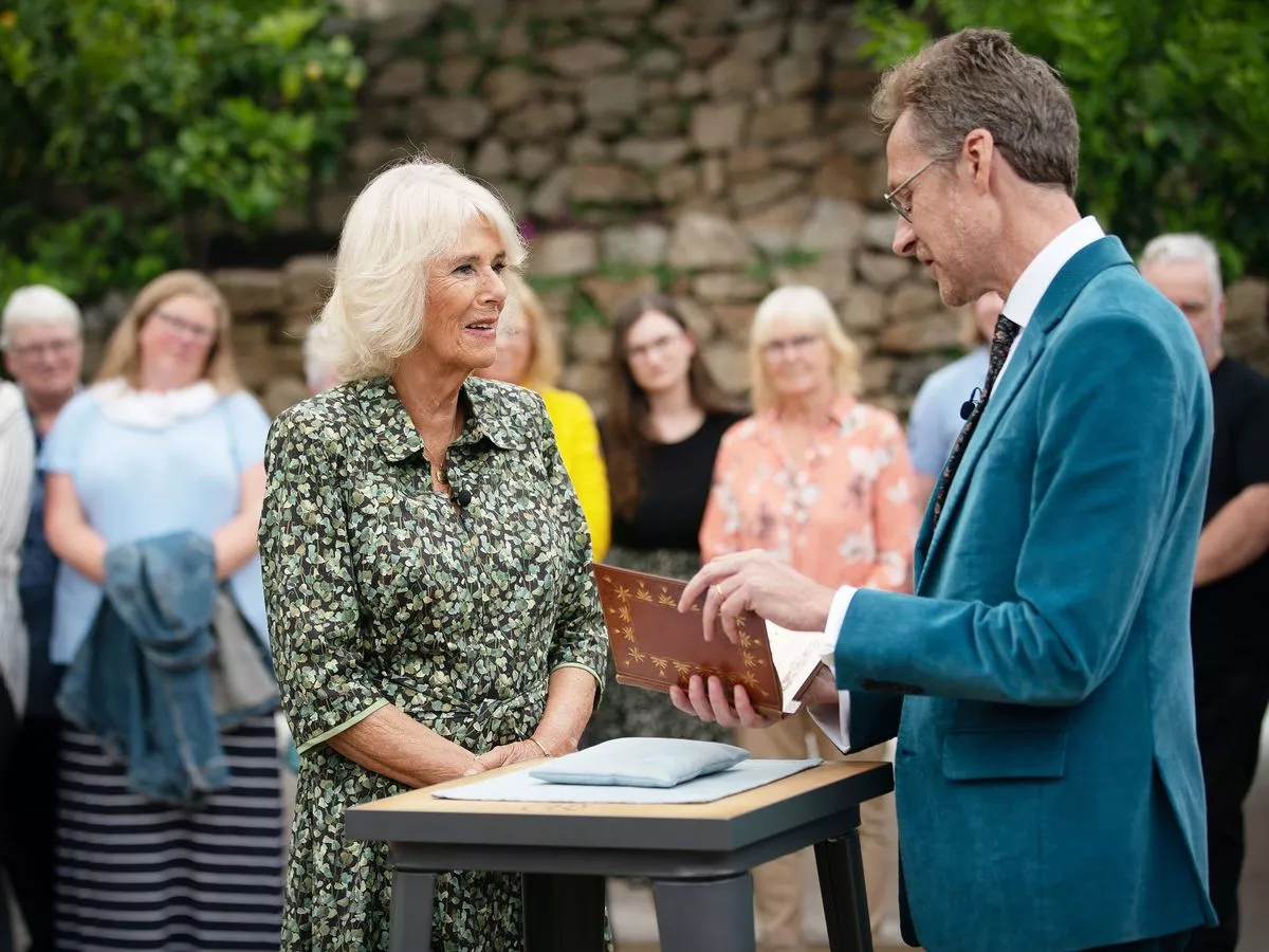 About Antiques Roadshow